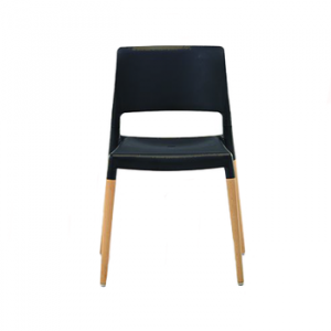 Scaun din plastic cu spate plat, picioare din lemn, negru