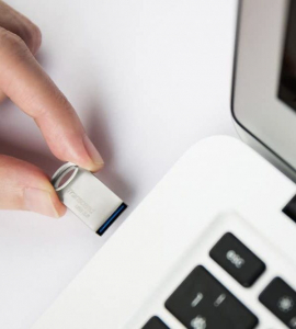  32GB USB3.1 Flash Drive Transcend "JetFlash 710S", Silver, Metal Case, Ultra-Slim (R/W:90/20MB/s)